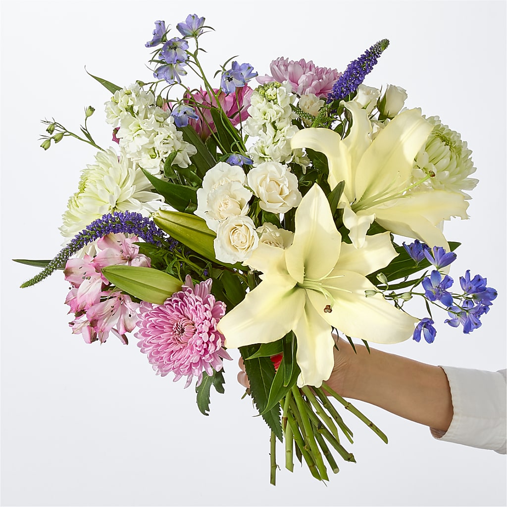 Winter Celebration Bouquet – Sayla Flowers, Los Angeles CA