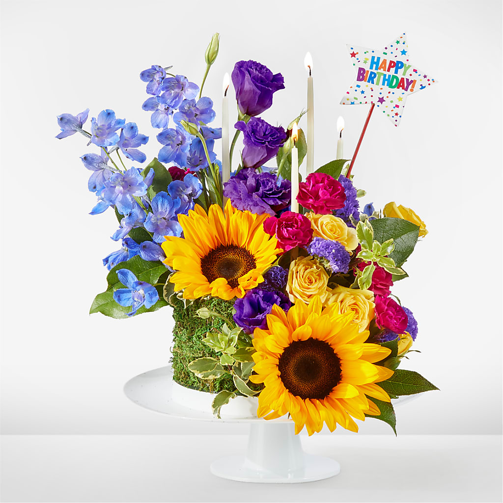 Star of the Day Floral Cake – Sayla Flowers, Los Angeles CA