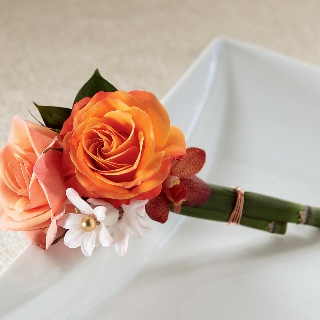 Sunset Dream Boutonniere – Sayla Flowers, Los Angeles CA
