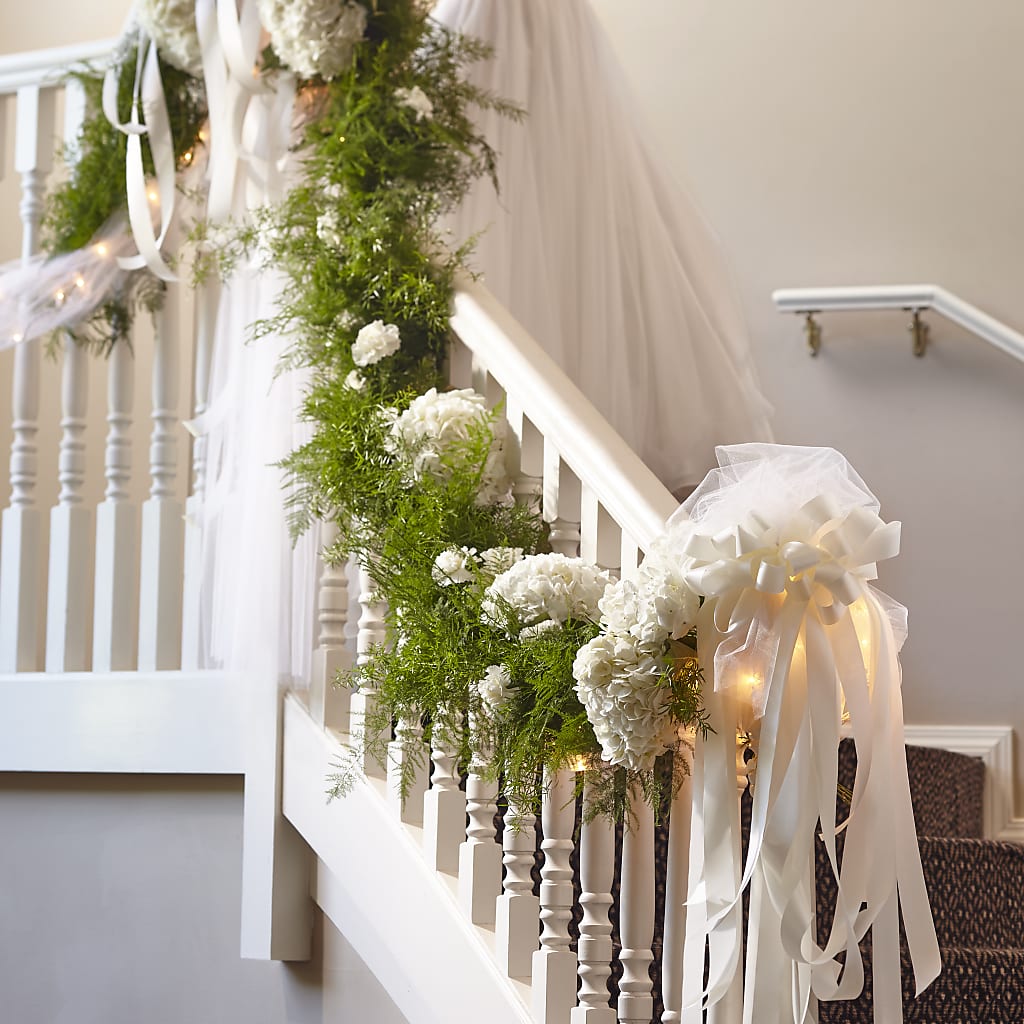 Champagne Dreams Garland – Sayla Flowers, Los Angeles CA