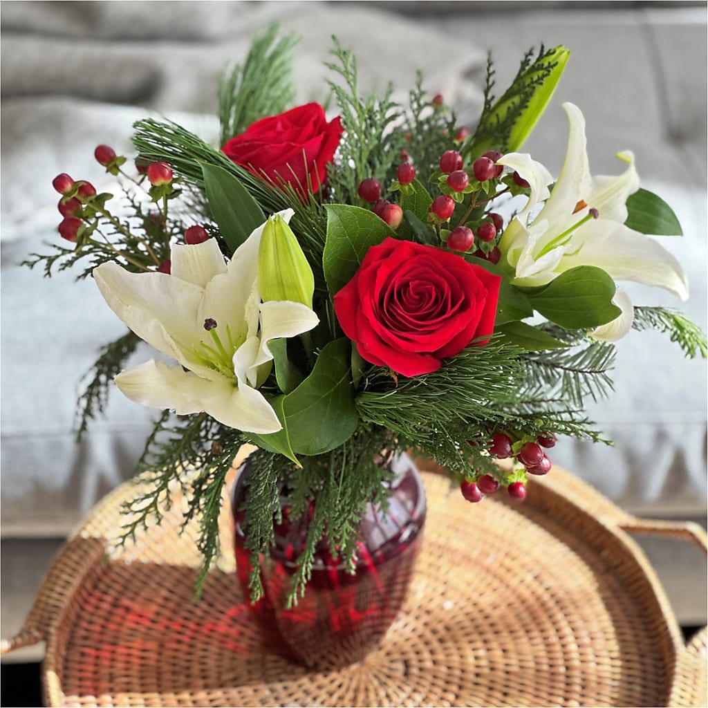 Evergreen Delight Bouquet –  Sayla Flowers, Los Angeles CA