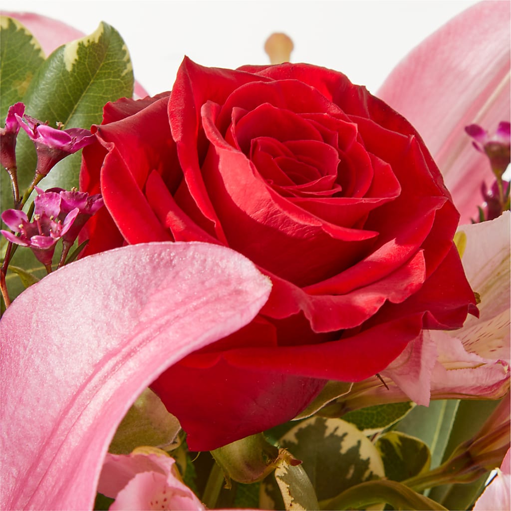Lucky in Love Bouquet –  Sayla Flowers, Los Angeles CA