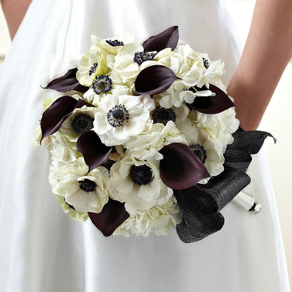 To Have and To Hold Bouquet –  Sayla Flowers, Los Angeles CA