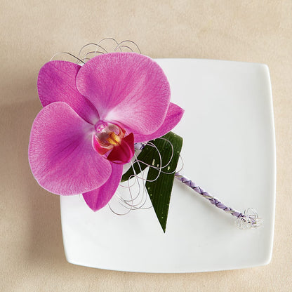 Glorious Boutonniere –  Sayla Flowers, Los Angeles CA