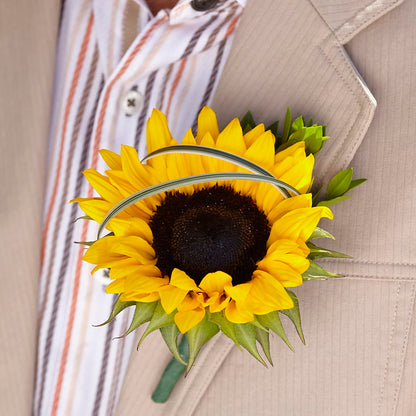 Free Spirit Boutonniere –  Sayla Flowers, Los Angeles CA